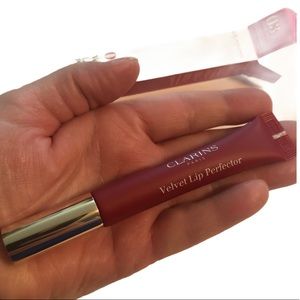Clarins Velvet Lip Perfector in 03 Velvet Red NWT